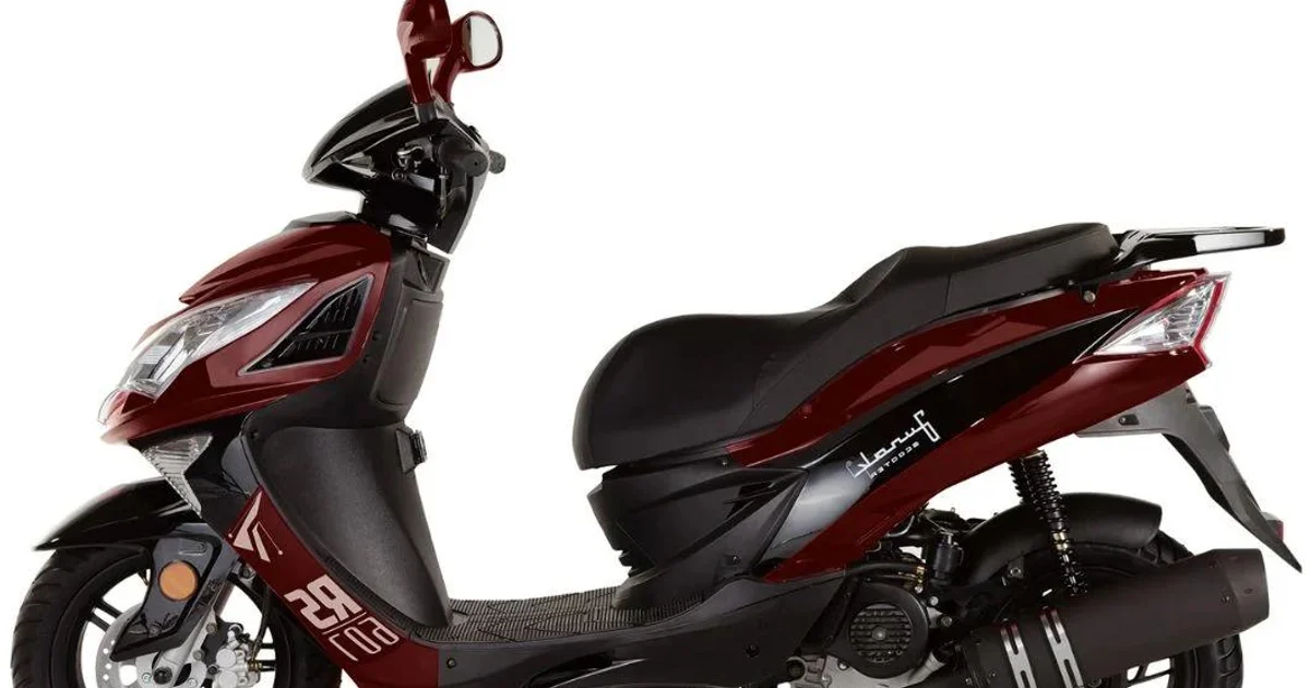 Kolorowe quady marki CF Moto zaprezentowane na terenie salonów motoryzacyjnych Motor-Land, symbolizujące wzrost popularności